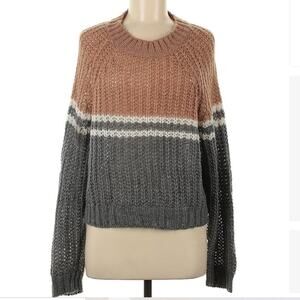 American Eagle Woman's long sleeved pullover sweater M